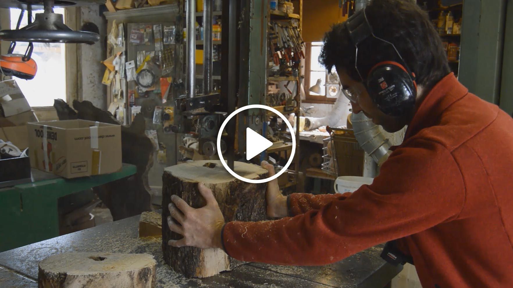 Aperçu de la vidéo  du reportage Canal + sur le Travail du Bois d'olivier  sur France 3